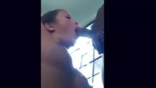 Ładna laska nauczyła się ssać darmowe filmy porm kogut