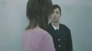 Człowiek z długim fallusem chic pieprzy dziewczynę w seks film za darmo okularach