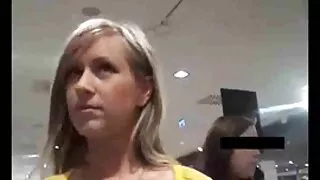 Szczupła laska daje filmy sexrura sobie kutasa do filmowania