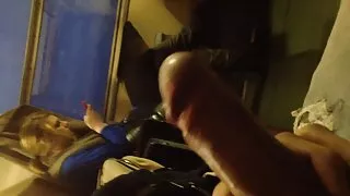 Amatorski męski członek głęboko w cipki nowego kochanka seks grupowy za darmo
