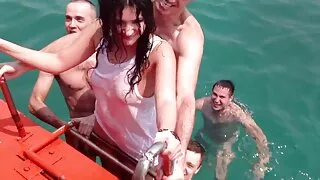 Słodka dziewczyna analnie pieprzy się darmowe sex flmiki z rosyjskim macho
