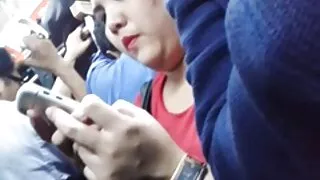 Podekscytowany mężczyzna karmi seks oralny darmowe filmy rudą loda i spuści na język